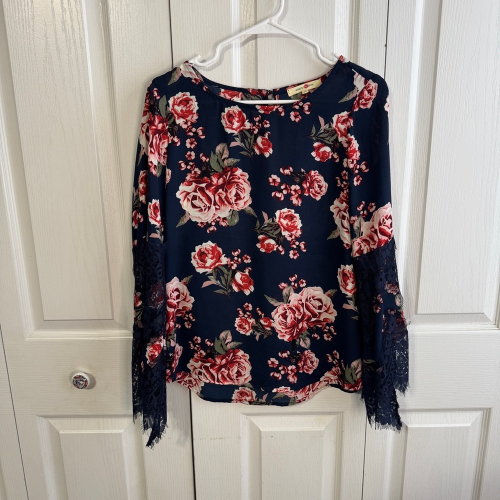 Wishful Park floral lace bell‎ sleeves blouse size small